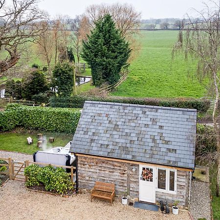 Oak Tree Hideaway Villa วิตเชิร์ช ภายนอก รูปภาพ