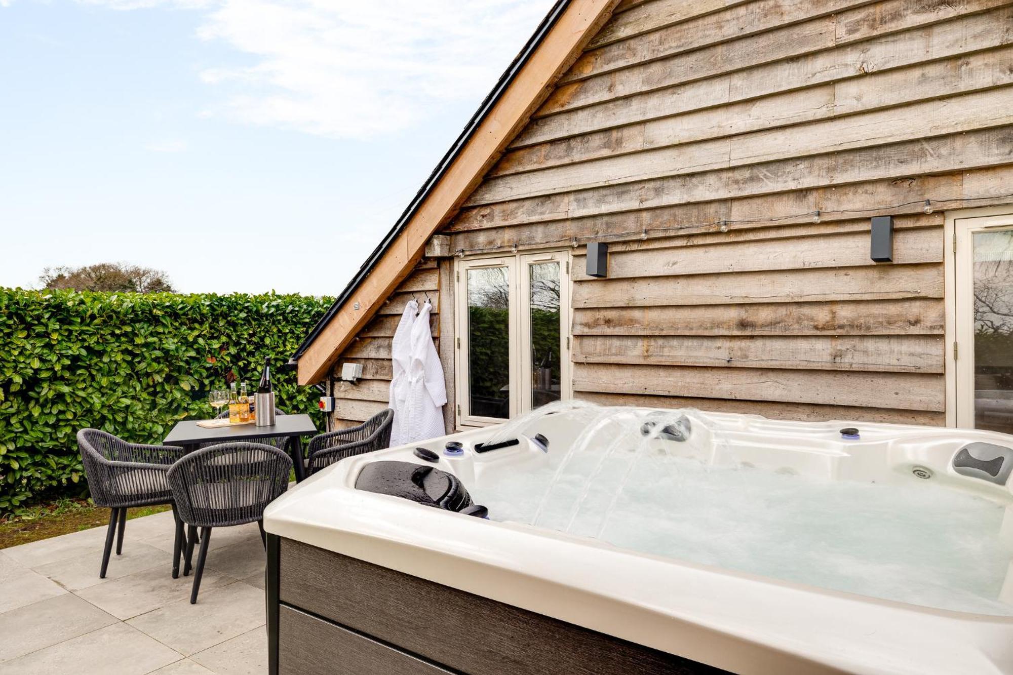 Oak Tree Hideaway Villa วิตเชิร์ช ภายนอก รูปภาพ