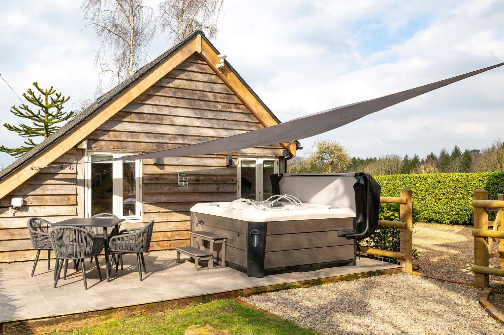 Oak Tree Hideaway Villa วิตเชิร์ช ภายนอก รูปภาพ